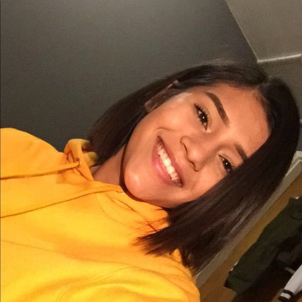 Meet your Posher, Alejandra